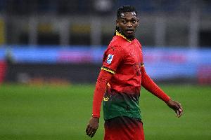 记者：热刺仍有意米兰边锋莱奥，但交易难度很大