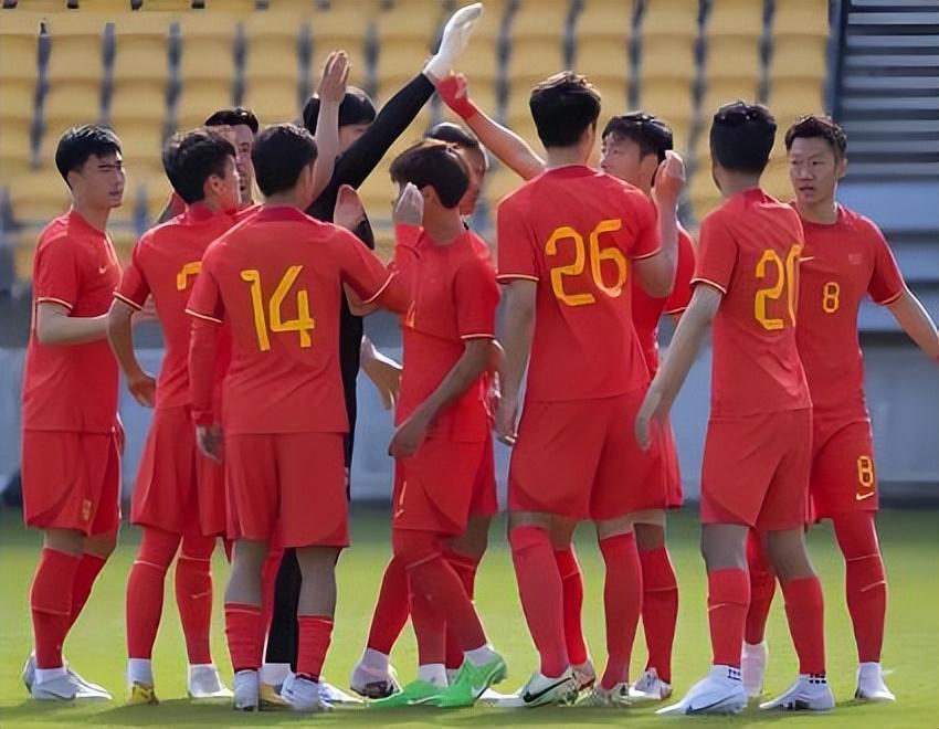 视频直播-意外！吾米提江为何刚加盟上港一个赛季，魏震就直接沦为板凳球员