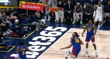 官方网站-字母哥和戈登纠缠倒地 先吹戈登犯规&amp;掘金挑战成功改判字母哥犯规